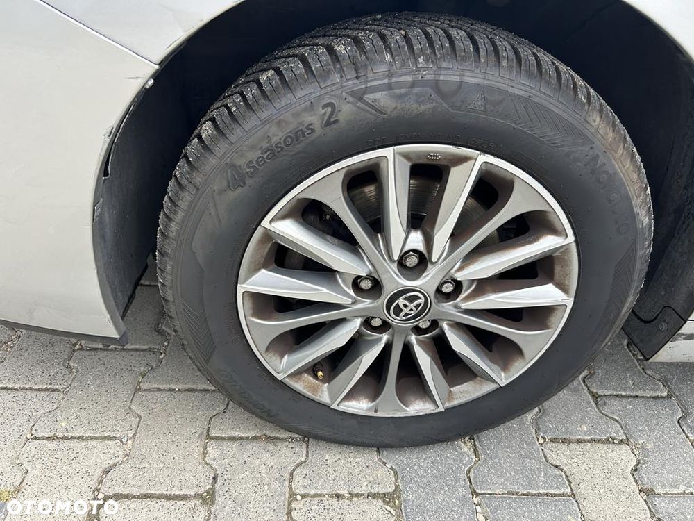 Toyota Verso 1.6 Premium - 18