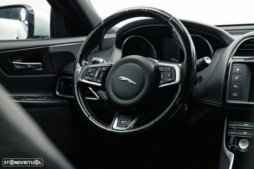 Jaguar XE 2.0 D R-Sport Aut. - 24