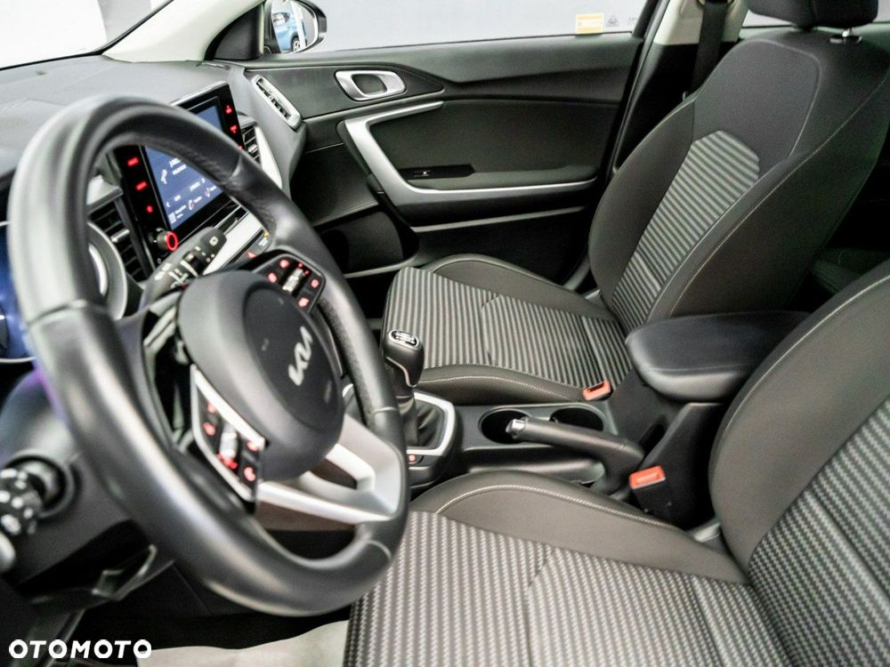 Kia XCeed 1.5 T-GDI M - 23
