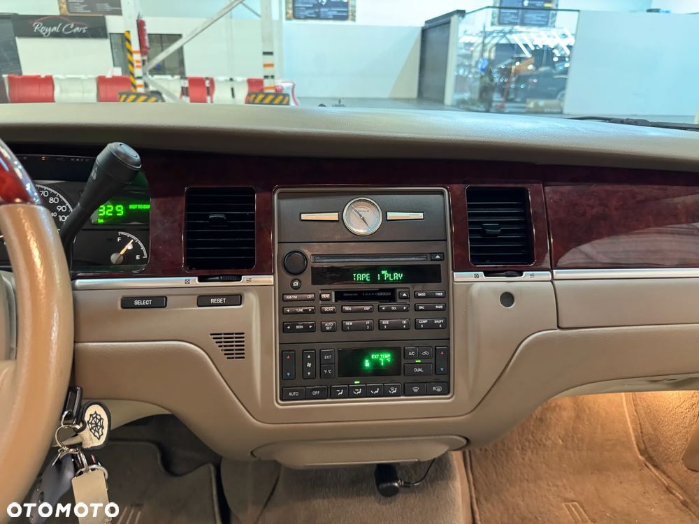 Lincoln Town Car 4.6 Signature - 28