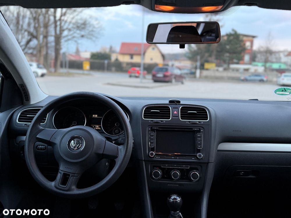 Volkswagen Golf - 8