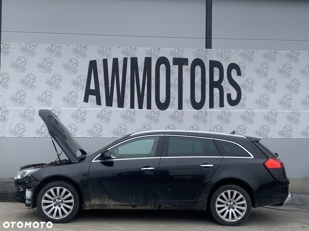 OPEL INSIGNIA 2010  *SAMOCHÓD NA CZĘŚCI* GAR MASKA, LAMPA, DRZWI, LUSTERKO, ZDERZAK, GRILL, BŁOTNIK, KLAPA, BELKA, DESKA, FOTELE, KANAPA, ĆWIARTKA KIEROWNICA, TARCZE, ZACISKI, ZAWIESZENIE, KOMPLETNY PRZÓD, KOMPLETNY TYŁ, LICZNIK, ZEGARY, PRAWE LEWE PRZÓD TYŁ - 1