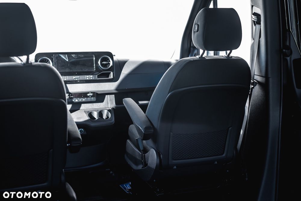 Mercedes-Benz Sprinter - 20