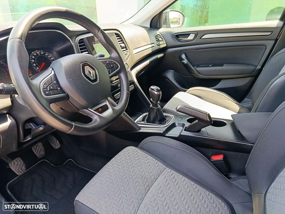 Renault Mégane 1.5 Blue dCi Limited C/PM+Pneu - 23