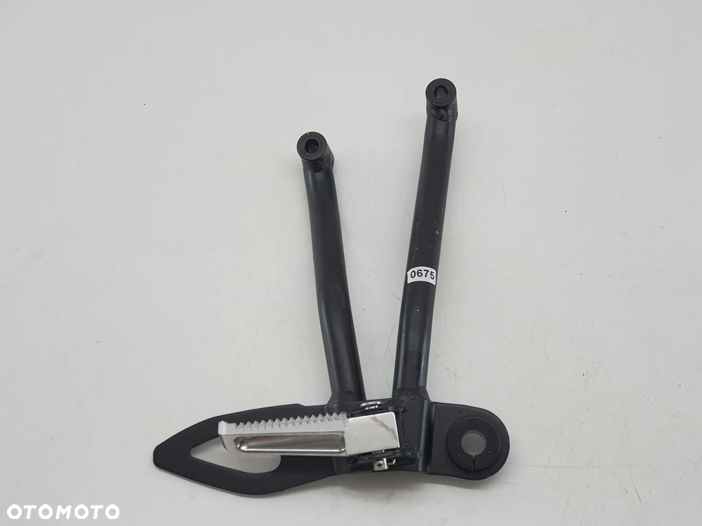 SET PASAZERA PRAWY PODNOZEK  YAMAHA XSR 125 - 2