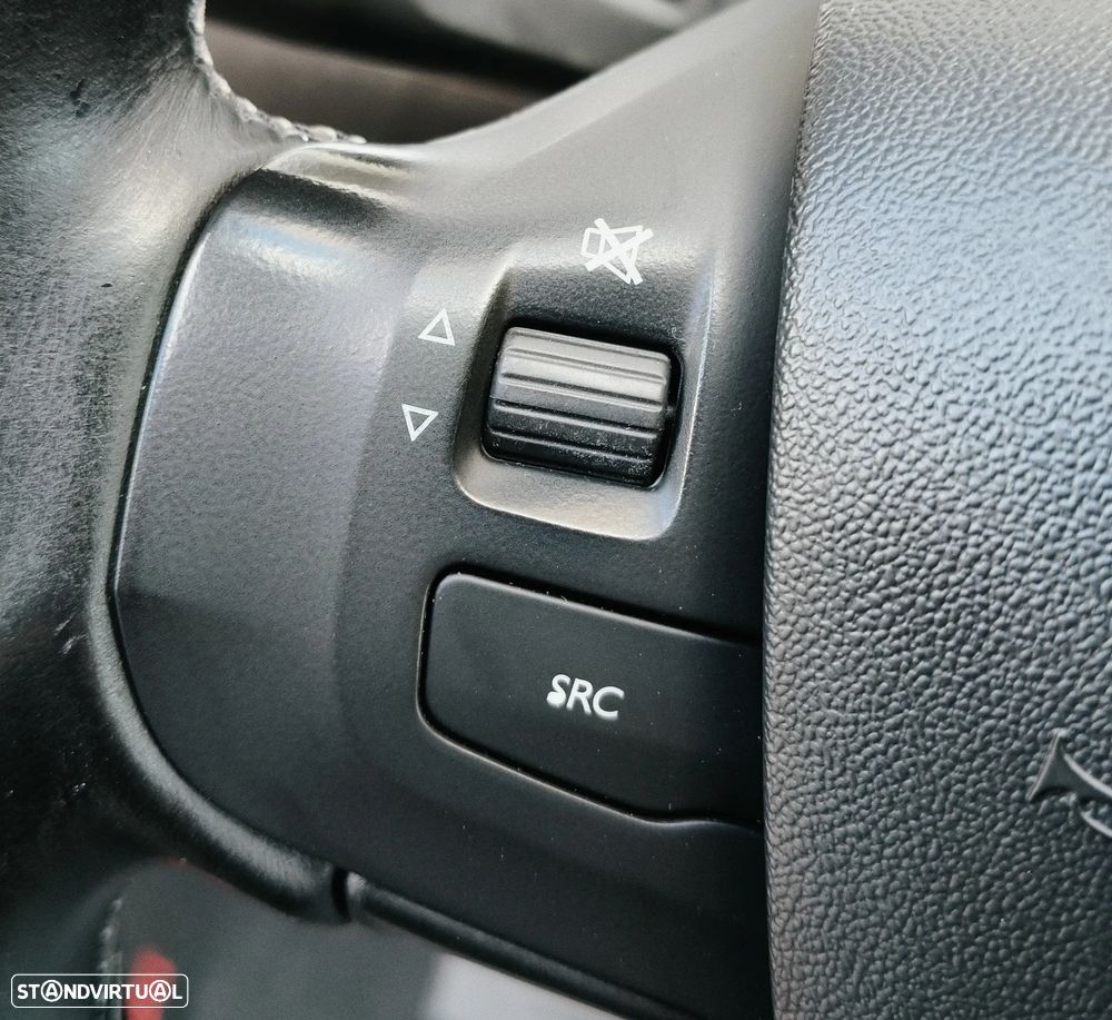 Peugeot 2008 1.6 BlueHDi Allure - 17