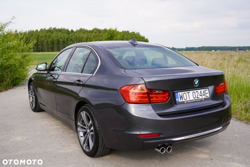 BMW Seria 3 328i xDrive Luxury Line - 5