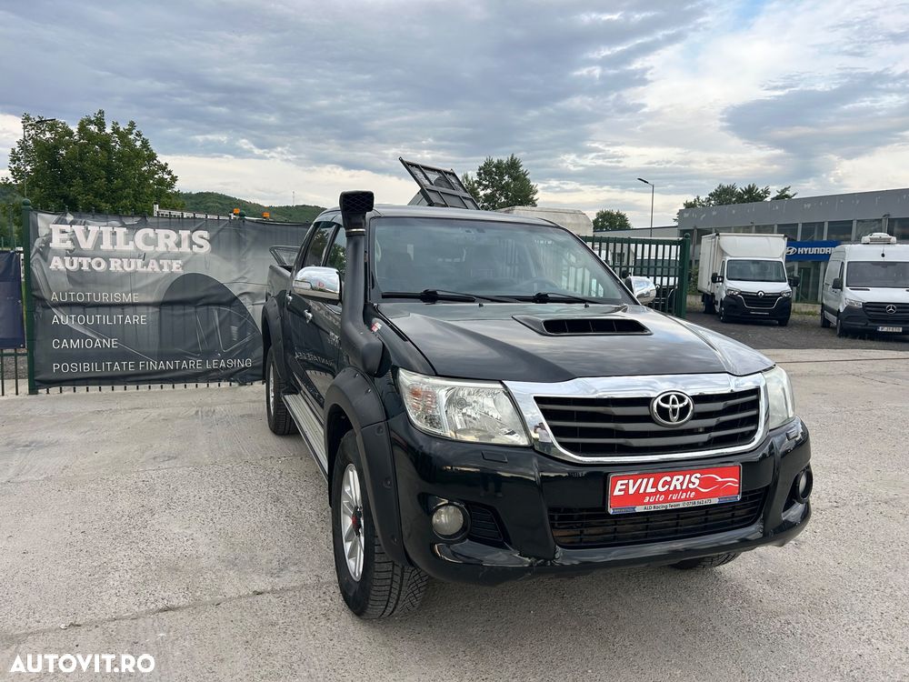 Toyota Hilux - 33