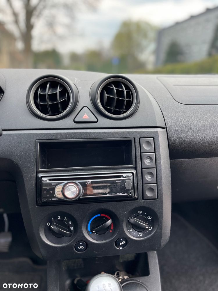 Ford Fiesta 1.4 Ghia - 24