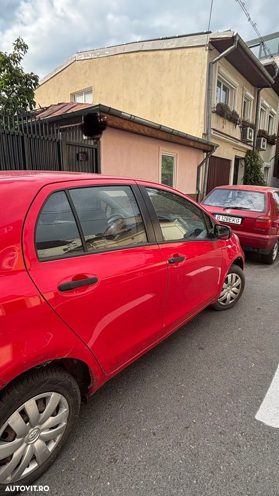 Toyota Yaris 1.0 - 8