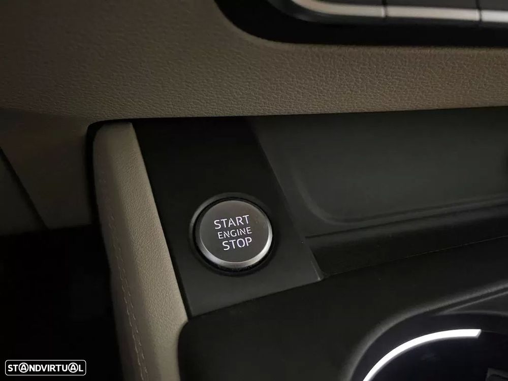 Audi A4 Avant 2.0 TDI Advance S tronic - 28