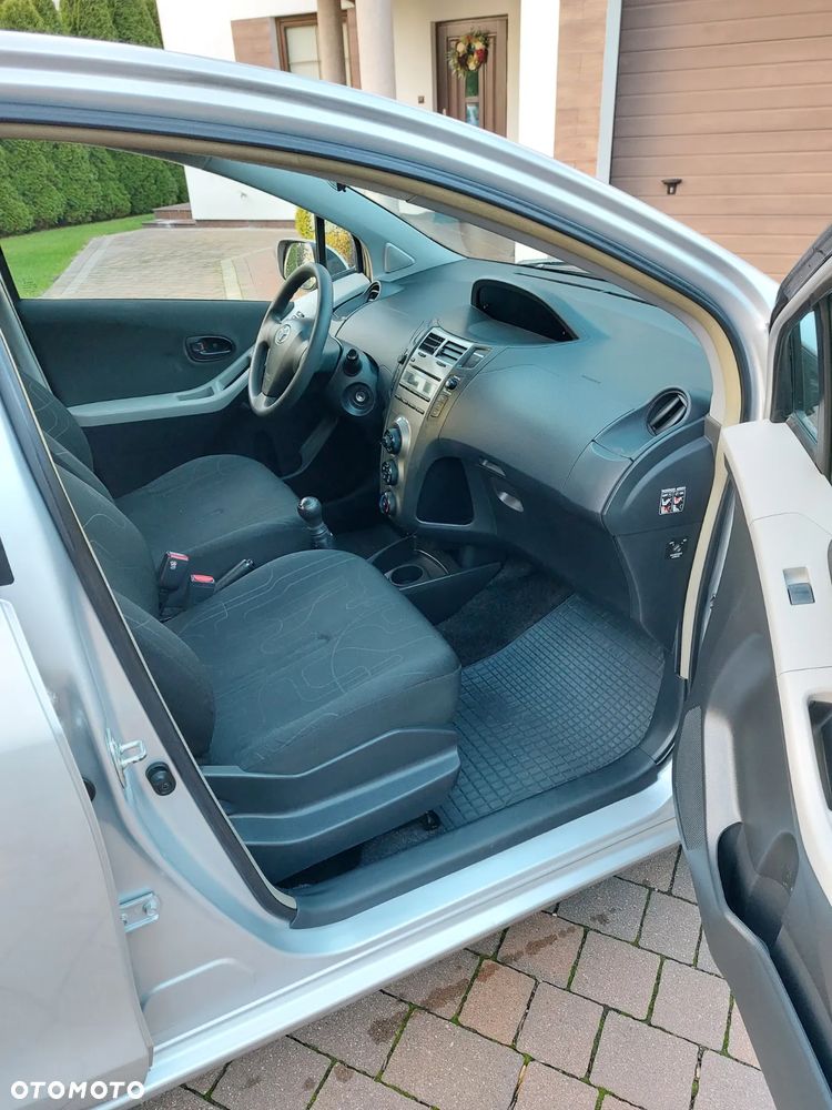 Toyota Yaris 1.0 Luna A/C - 5