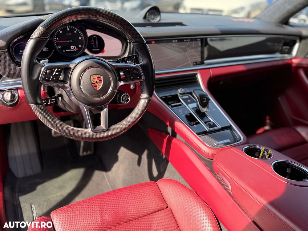 Porsche Panamera - 4