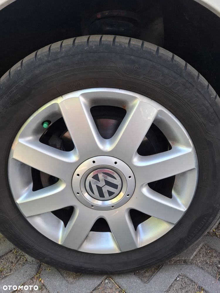 Volkswagen Touran 1.6 TDI DPF BlueMotion Technology MATCH - 19