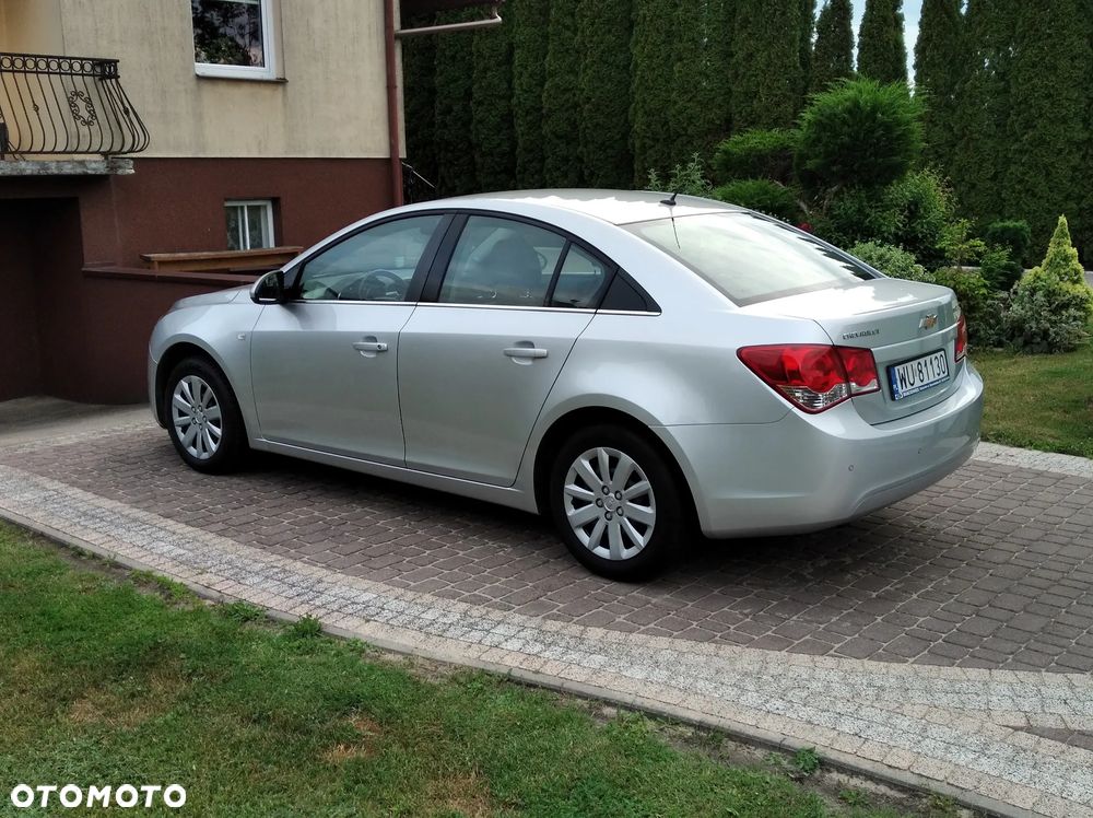 Chevrolet Cruze 1.6 LS - 11