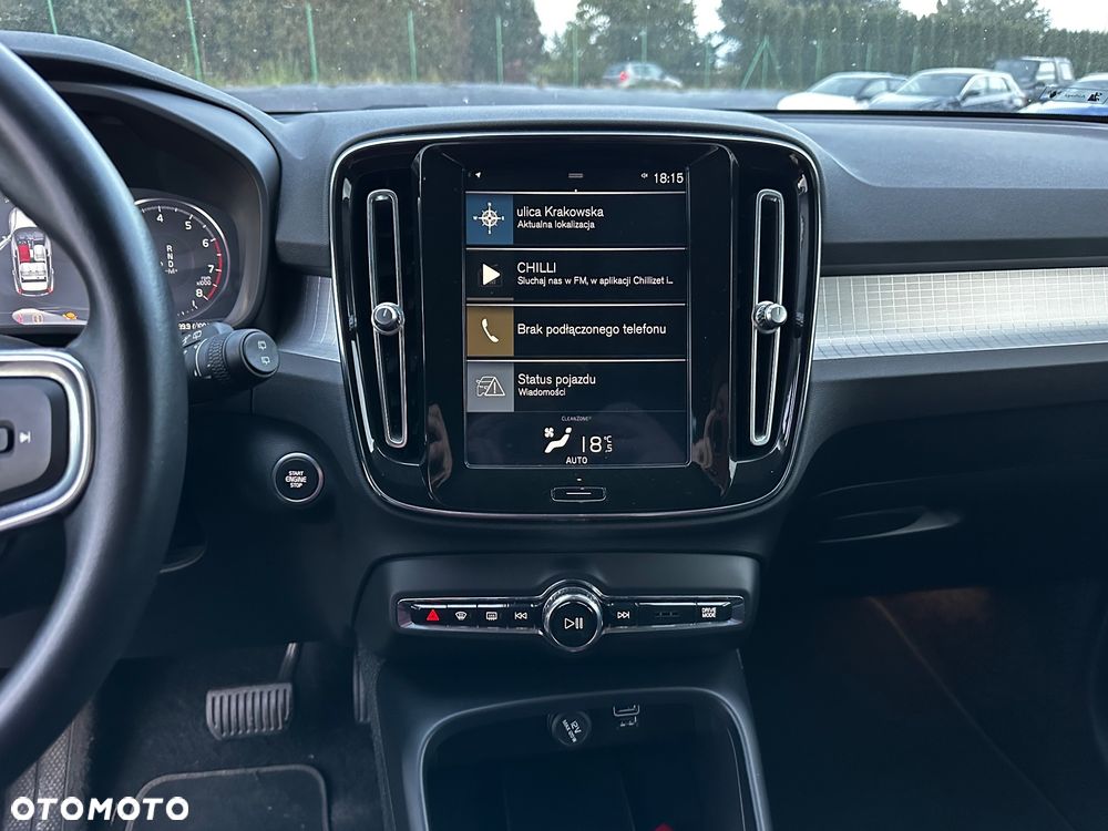 Volvo XC 40 T4 AWD Geartronic Momentum Pro - 24