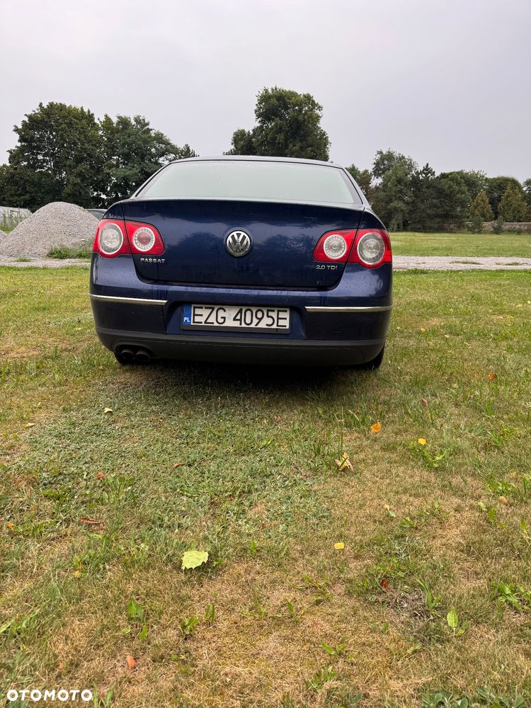 Volkswagen Passat - 3