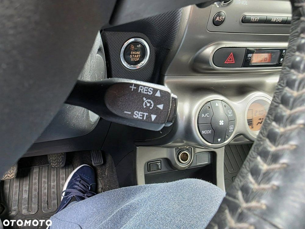 Toyota Urban Cruiser 1.33 Sol - 10