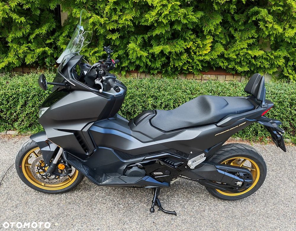 Honda NSS - 18