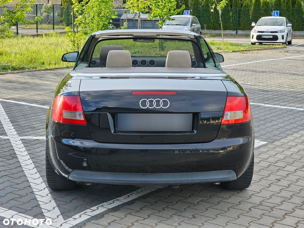 Audi A4 Cabrio 2.5 TDI - 11