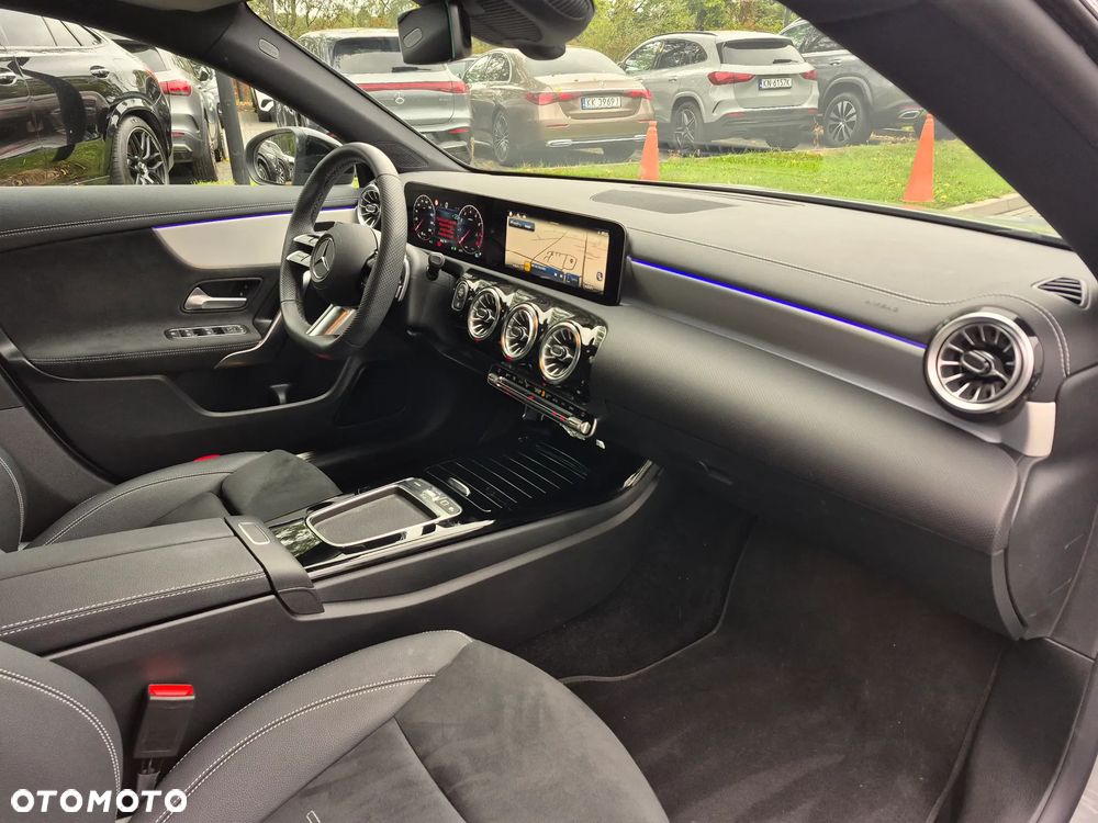Mercedes-Benz CLA 200 AMG Line 7G-DCT - 31