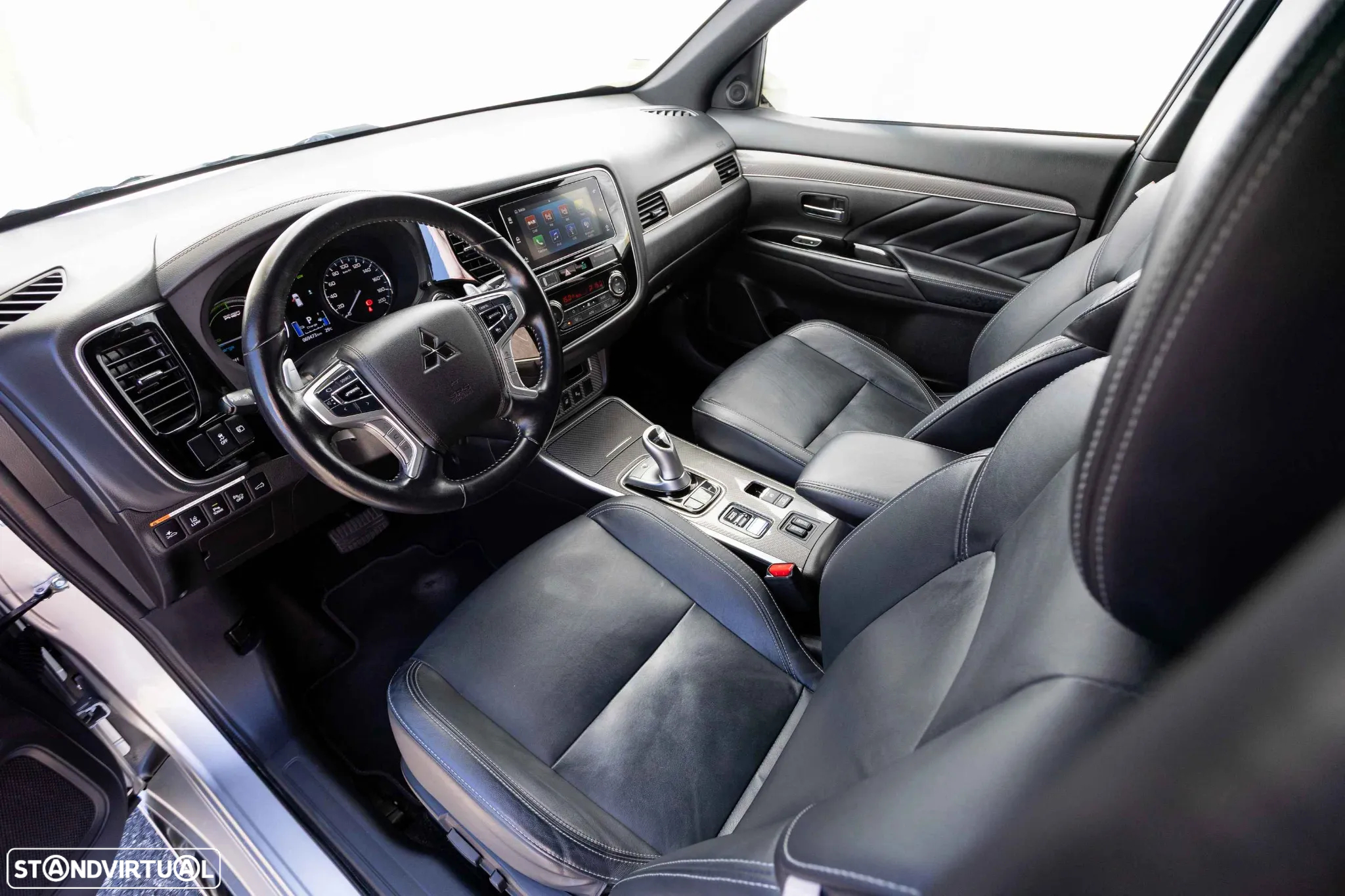 Mitsubishi Outlander 2.0 PHEV Instyle - 23