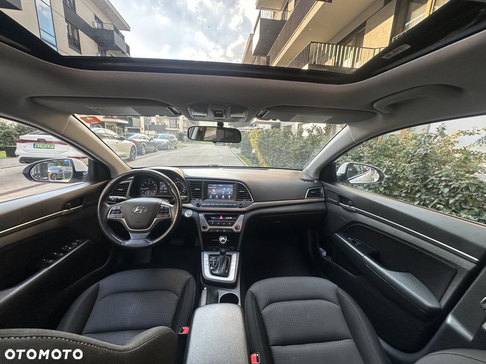 Hyundai Elantra - 17