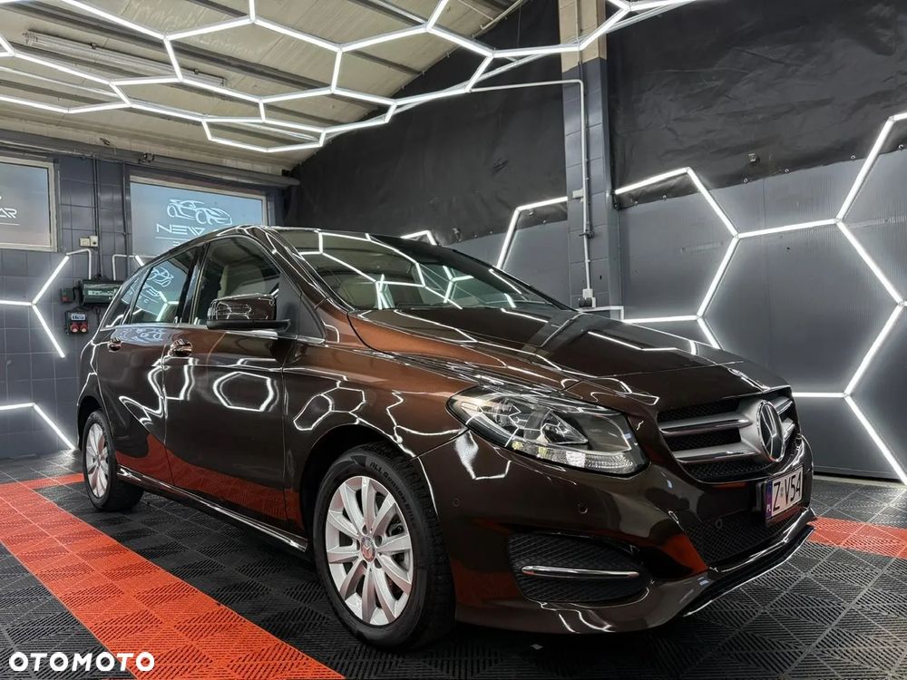 Mercedes-Benz Klasa B 180 7G-DCT AMG Line - 11