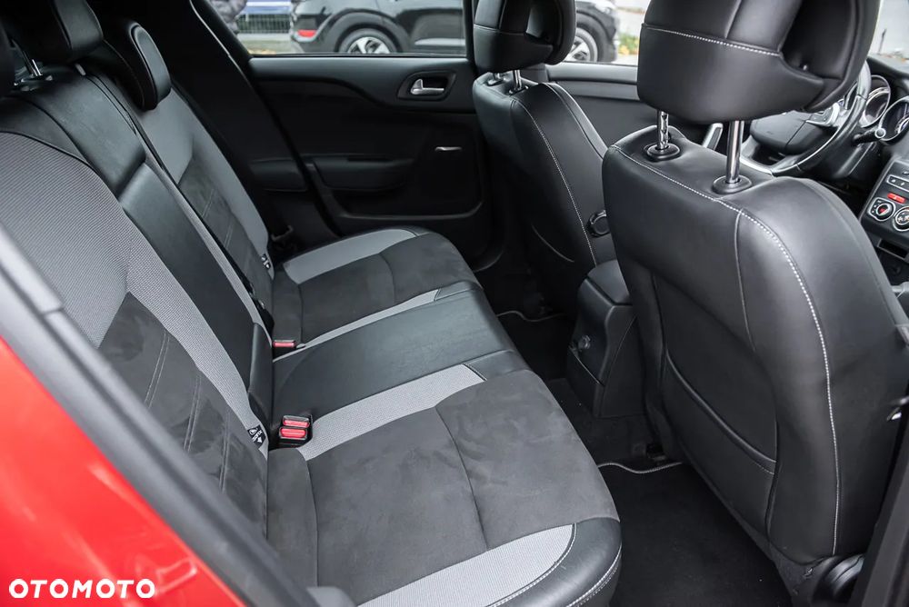 Citroën DS4 BlueHDi 120 Urban Show - 29