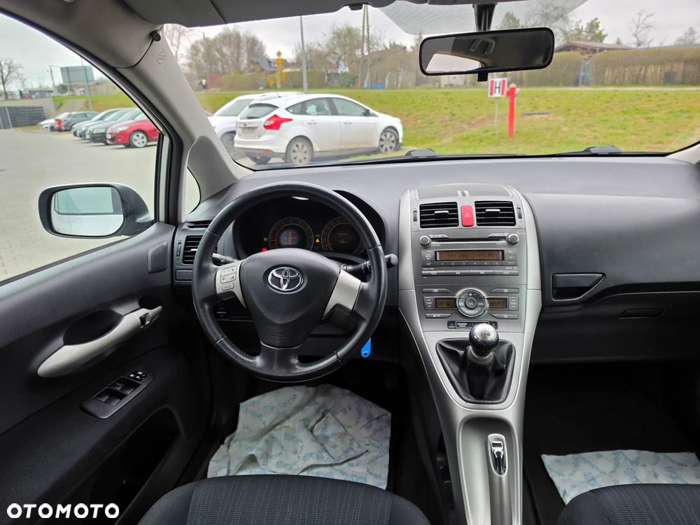Toyota Auris 1.6 VVT-i Terra - 13