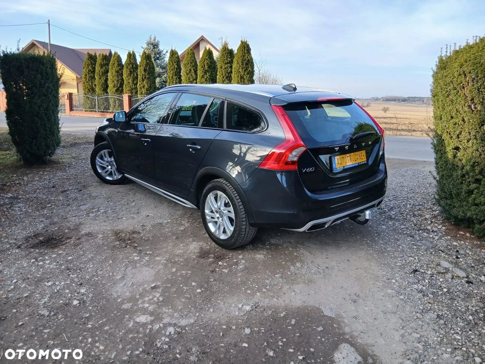 Volvo V60 D3 Summum - 4