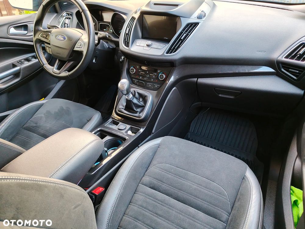 Ford Kuga 1.5 TDCi FWD ST-Line - 22