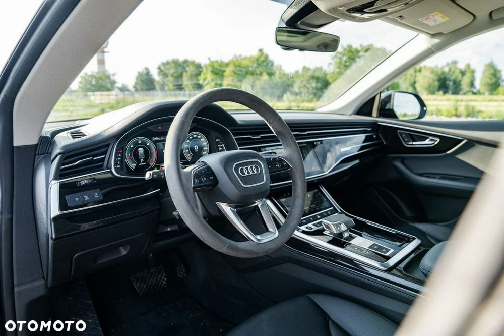 Audi Q8 - 15