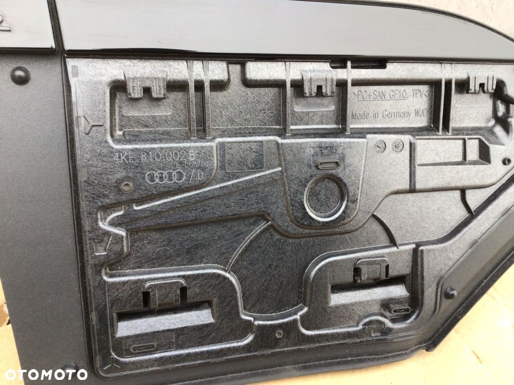 Klapka Gniazdo Elektryczne Audi e-tron 4KE - 2