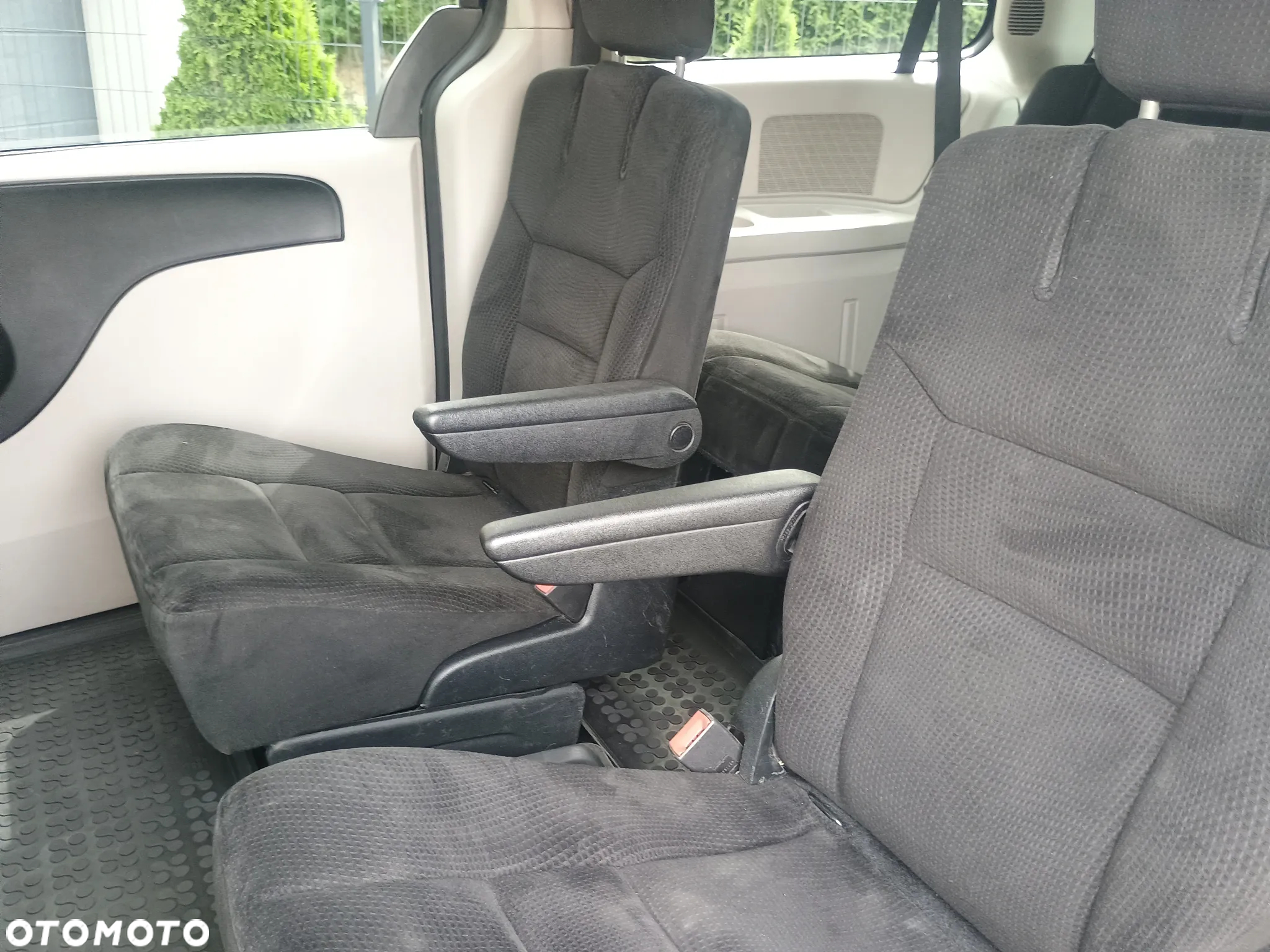 Dodge Grand Caravan - 26