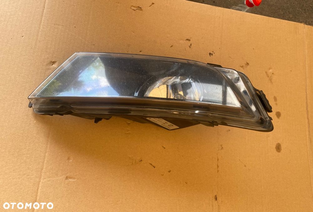 SKODA OCTAVIA 3 III CIEMNY HALOGEN PRZEDNI PRAWY PRZÓD 5E0941700E - 4