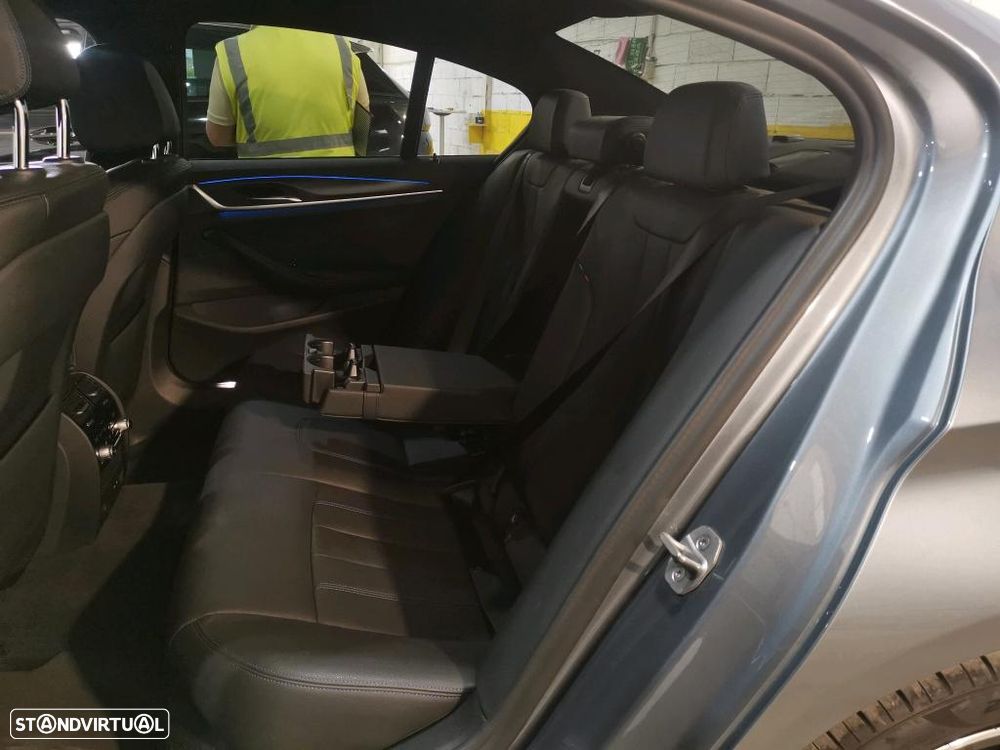 BMW 545 e xDrive Pack M - 11