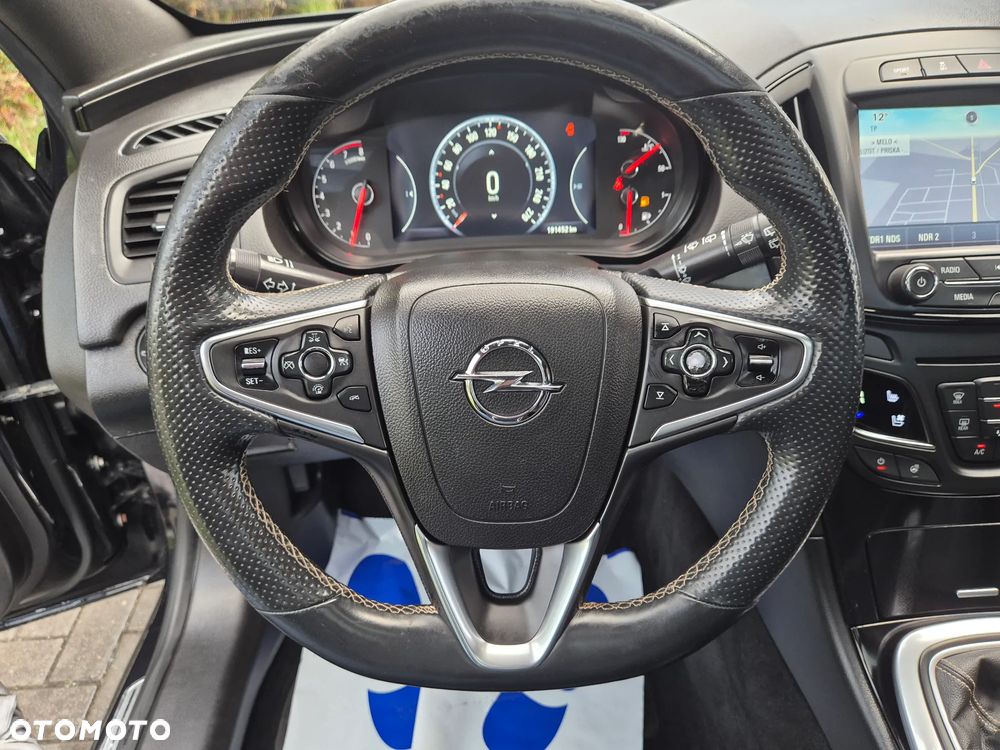 Opel Insignia 2.0 T Cosmo 4x4 S&S - 36