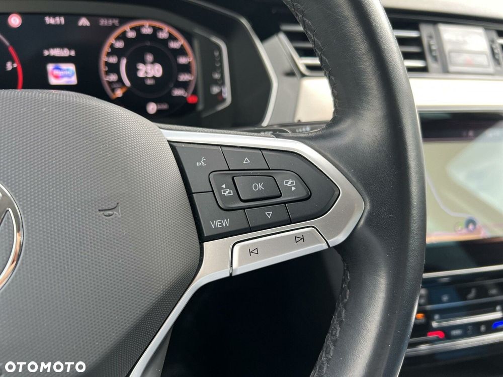 Volkswagen Passat - 24