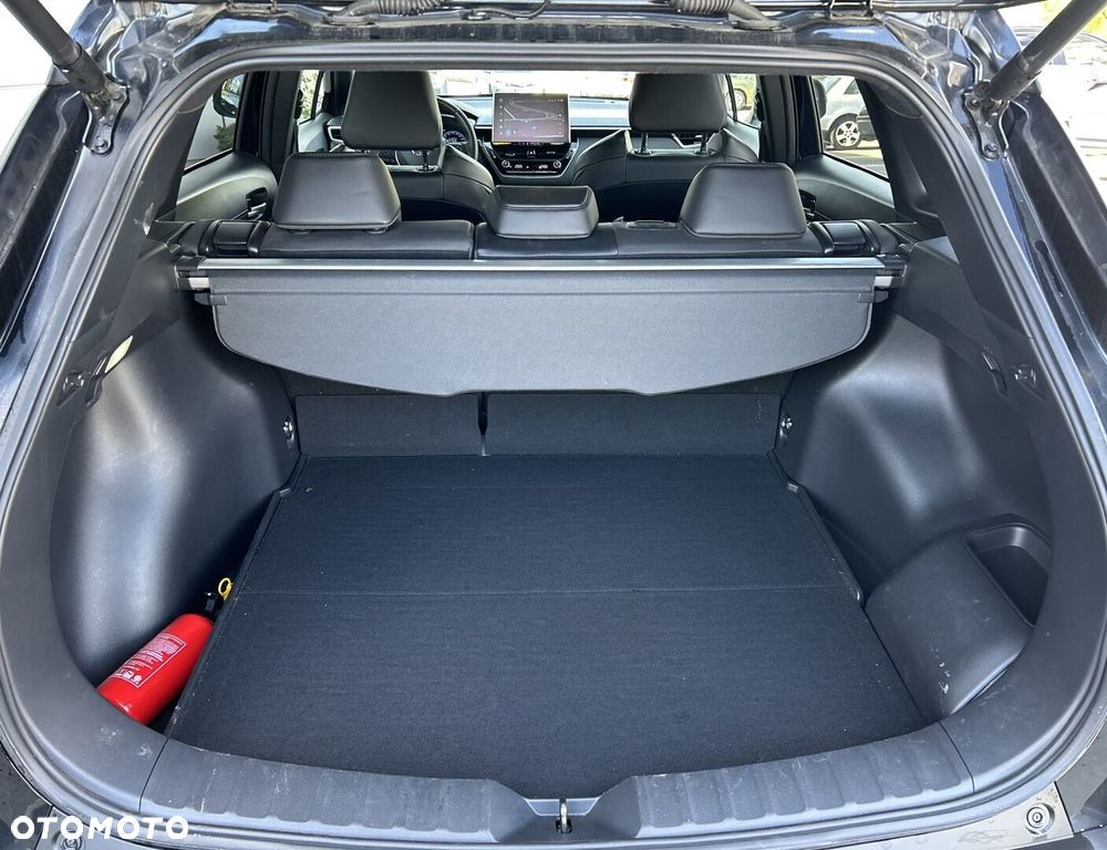 Toyota Corolla Cross 2.0 Hybrid Executive AWD - 26