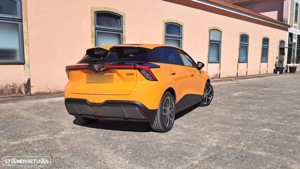 MG MG4 64 kWh Luxury - 14