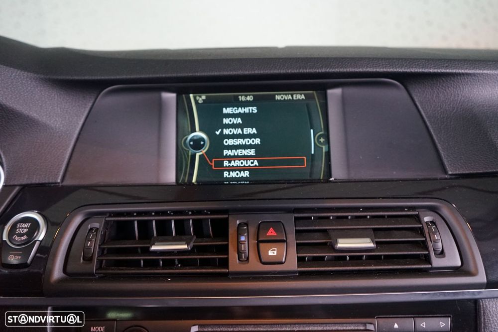BMW 320 d Touring Auto Exclusive - 33