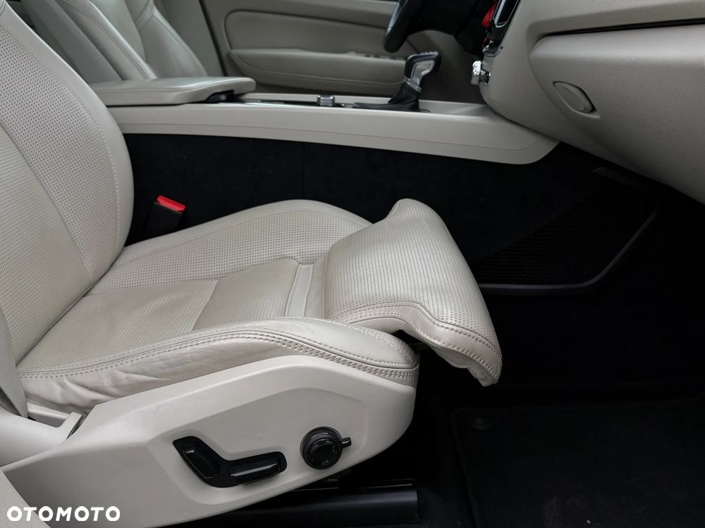 Volvo XC 60 D4 Geartronic Inscription - 19