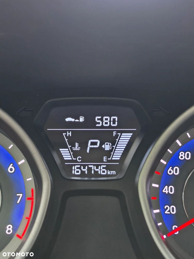 Hyundai Elantra 1.6 Style - 8