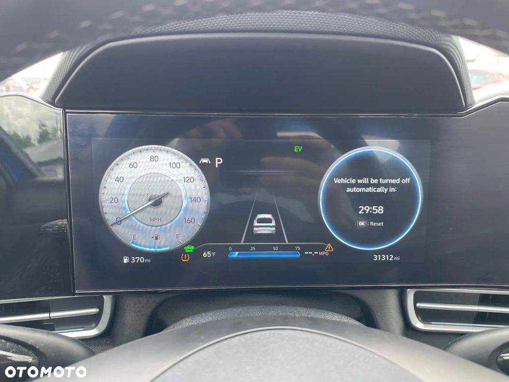 Hyundai Elantra - 13