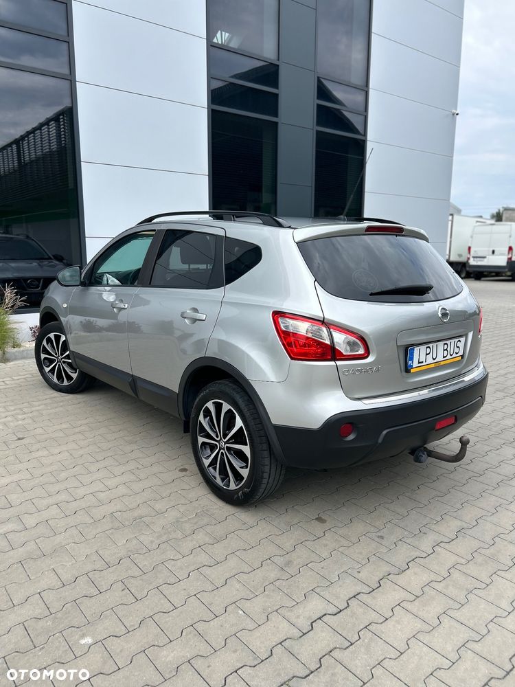 Nissan Qashqai - 2