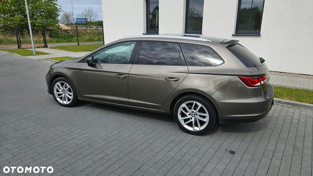Seat Leon 2.0 TDI DPF Ecomotive DSG FR - 10