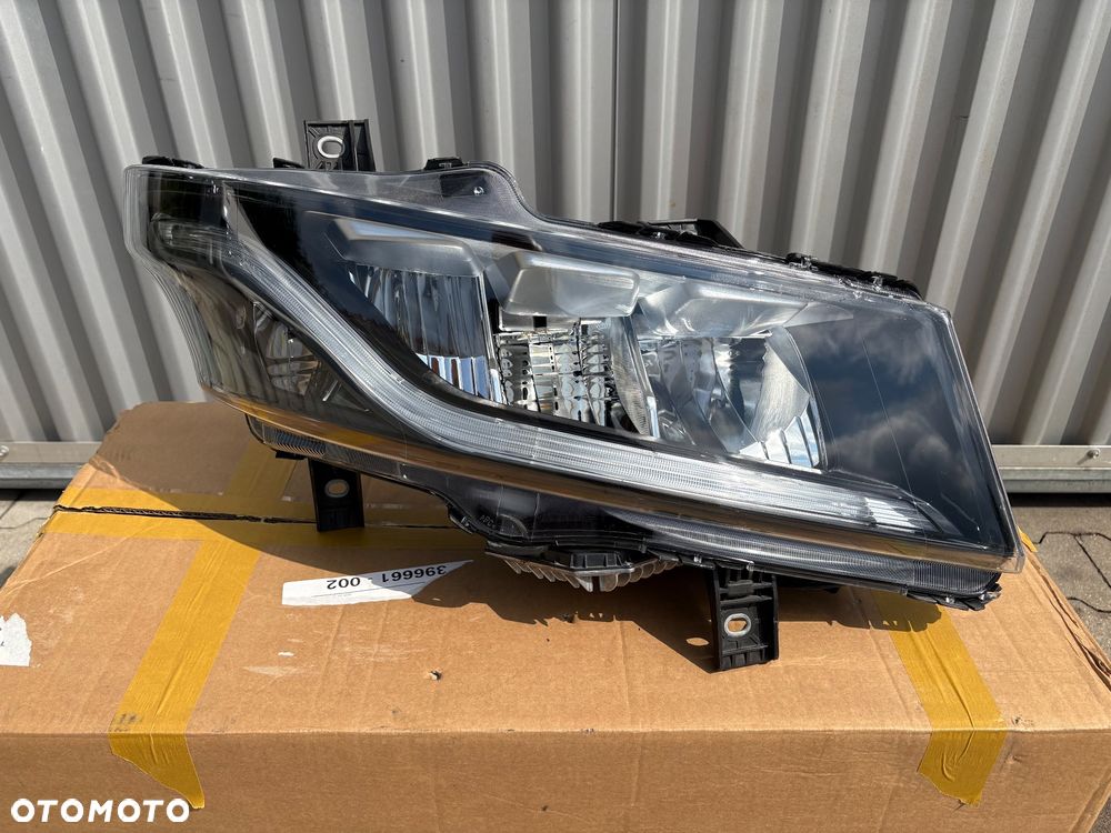 Lampa Iveco S-WAY full LED reflektor prawa RH - 1