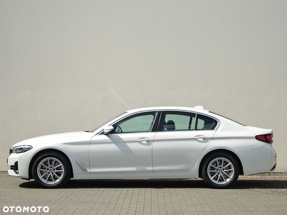 BMW Seria 5 518d mHEV - 8
