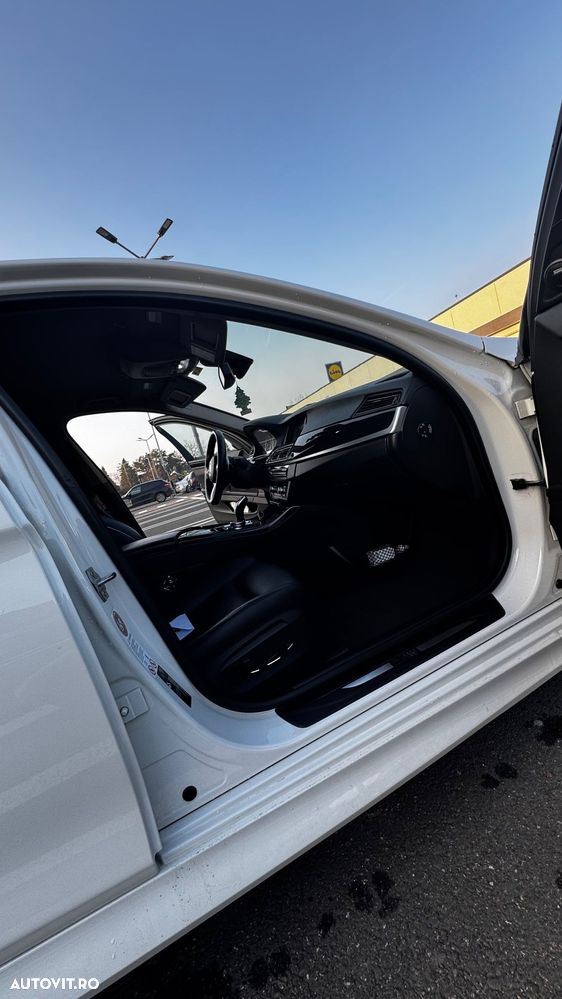 BMW Seria 5 530d xDrive AT - 18